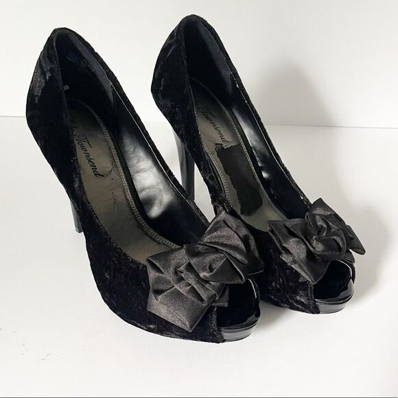Black Velvet  LuLu Townsend Stiletto Heels - Picture 1 of 7